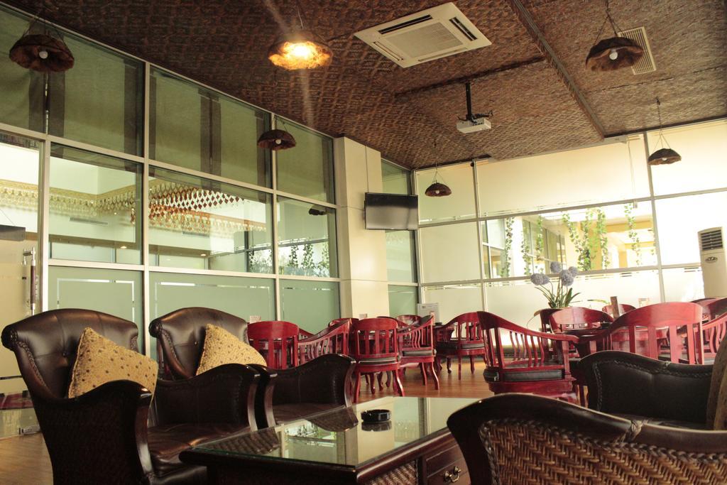 Horison Balairung Jakarta Luaran gambar